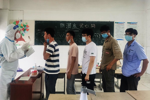 核酸檢測現場1.jpg